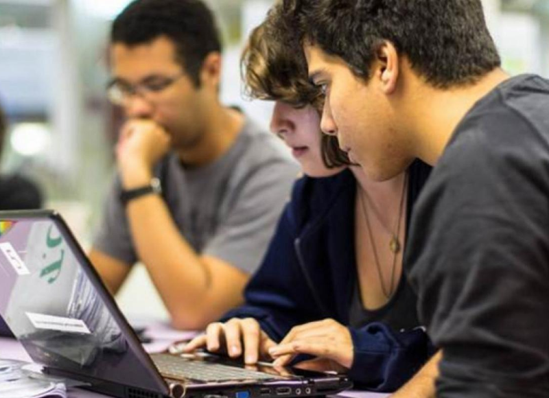 Veja 17 cursos online gratuitos e com certificado para férias